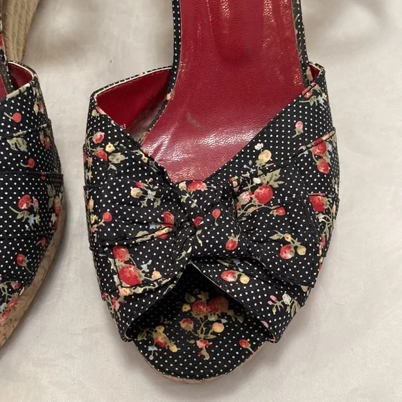 CLIFFS Sandals by White Mountain - Picture 3 of 13